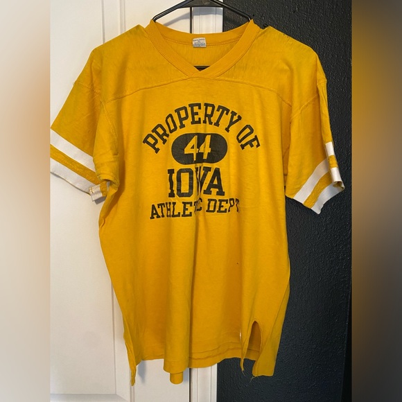 Vintage Iowa Hawkeyes T-Shirt - Picture 2 of 6